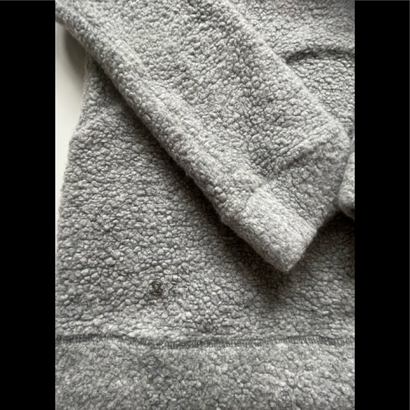 ⭐️ Host Pick ⭐️ Lululemon So Sherpa Hooded Jacket - Picture 4 of 10